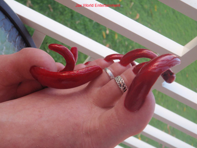 Arinda — long toenails
